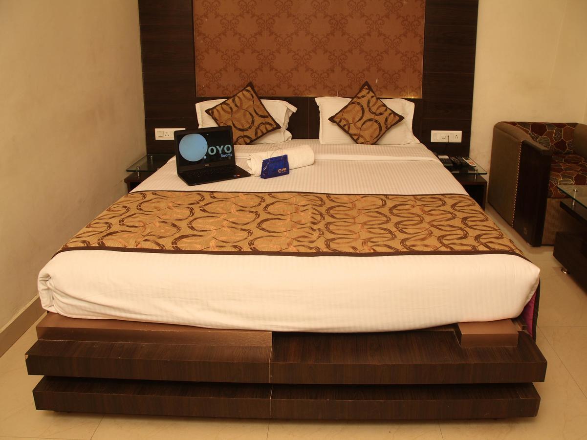 Oyo 905 Galaxy View Hotel Allāhābād Junction Exterior foto