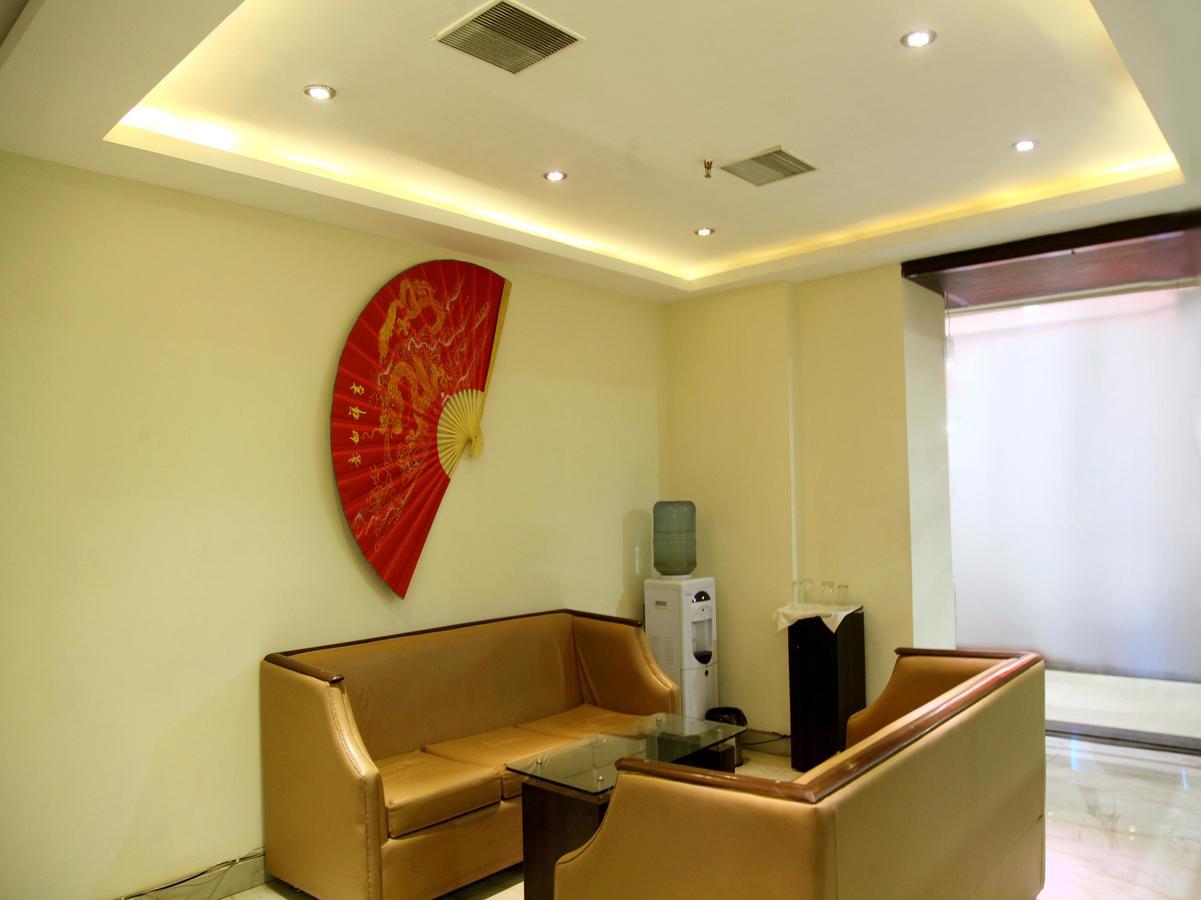 Oyo 905 Galaxy View Hotel Allāhābād Junction Exterior foto